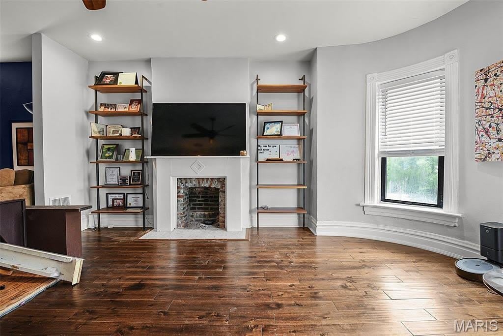 4631 Washington Avenue – photo 5