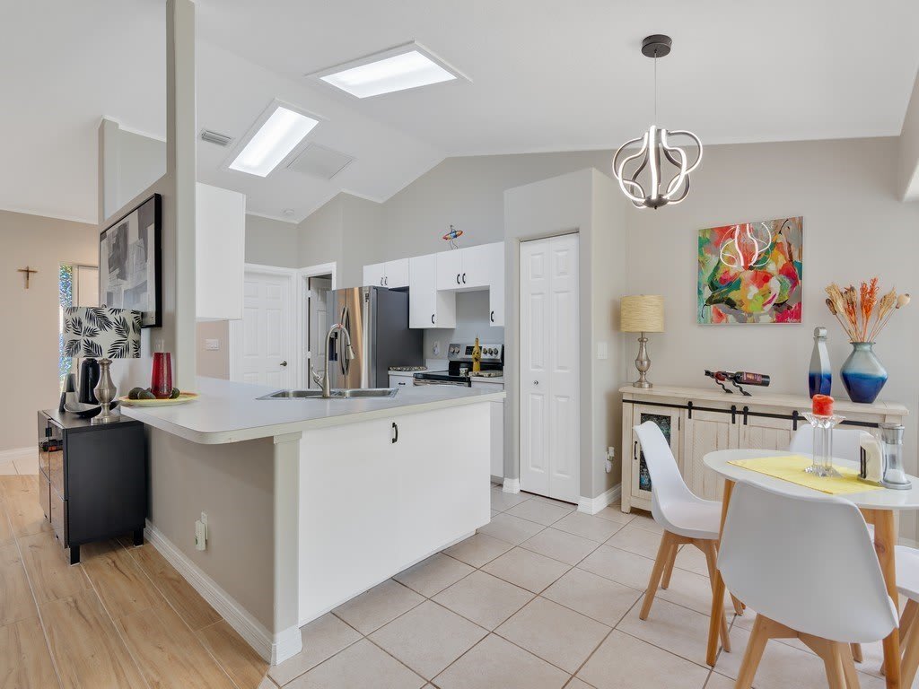 664 Vocelle Avenue – photo 5