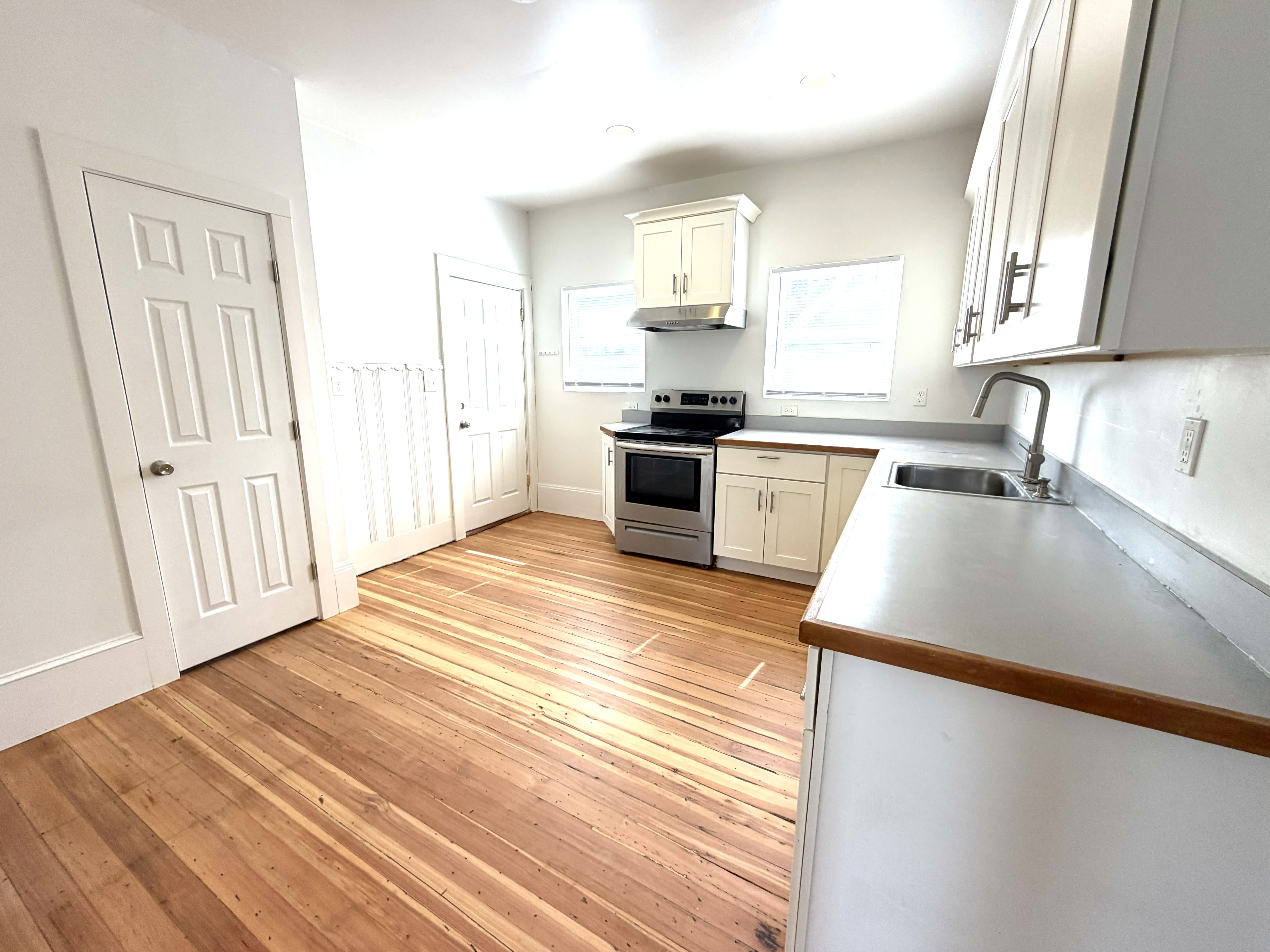 1808 River St – photo 3
