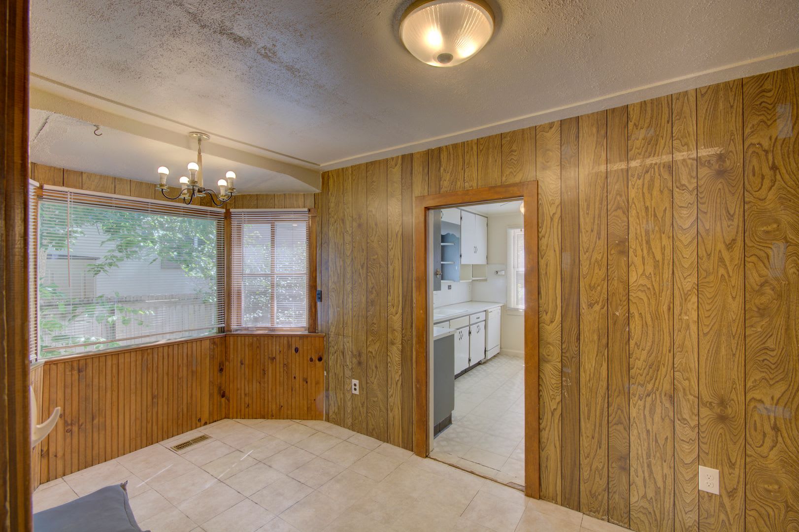 4BD House Near DU – Available Now! – photo 2