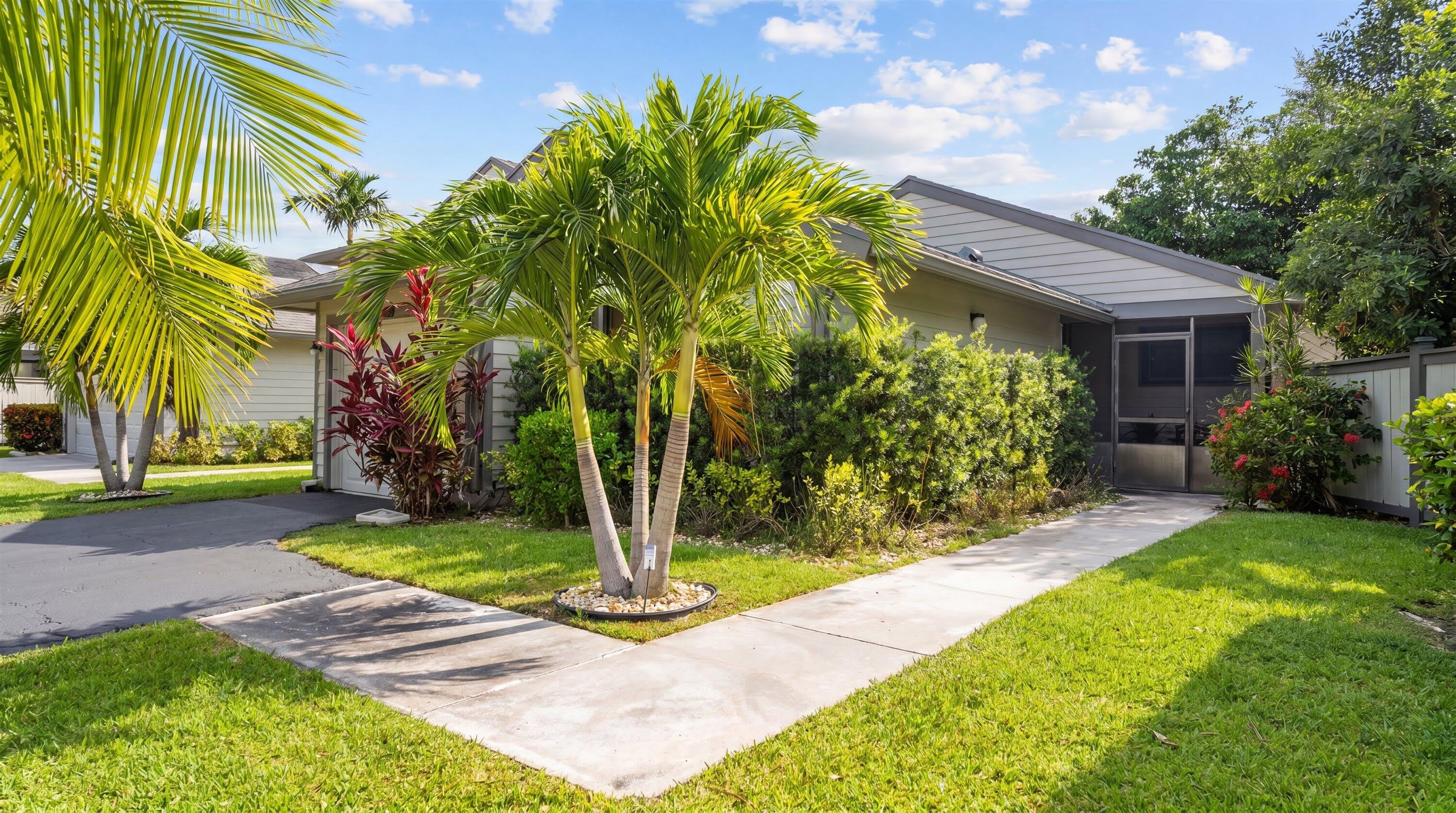 2482 Bedford Mews Drive – photo 3