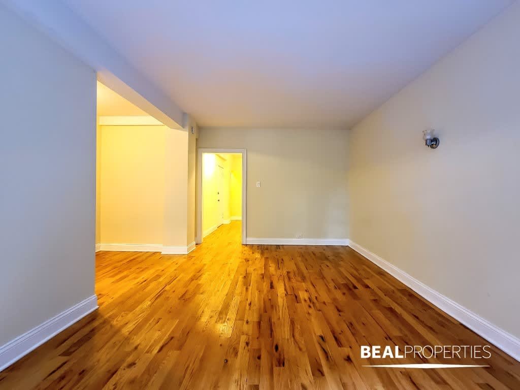 1347 N Dearborn St – photo 3