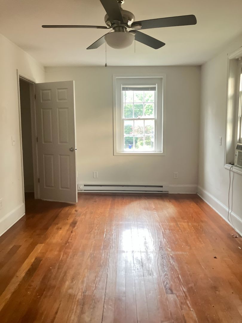 3 Bedroom, 2 Bath House in the Grid walking distance to ECU – photo 3