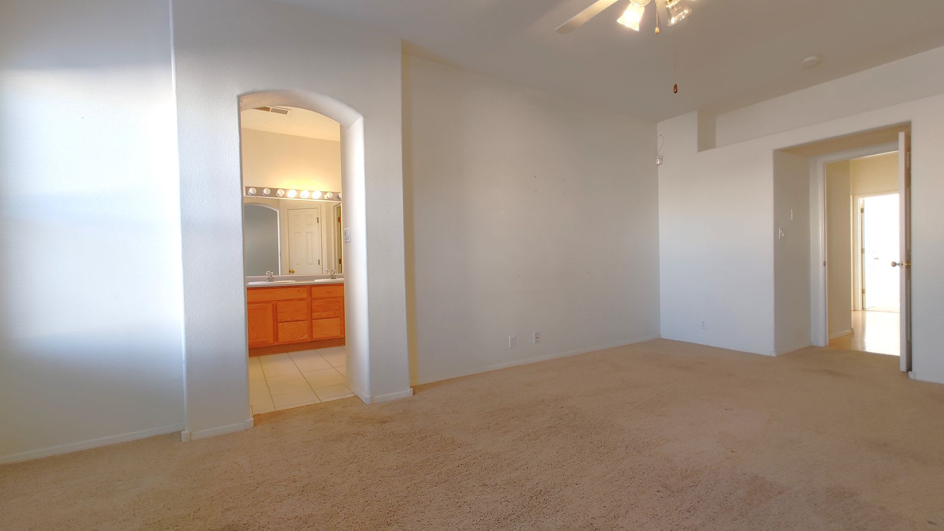 Beautiful 4 Bedroom, 2 Bath In The NW! – photo 5