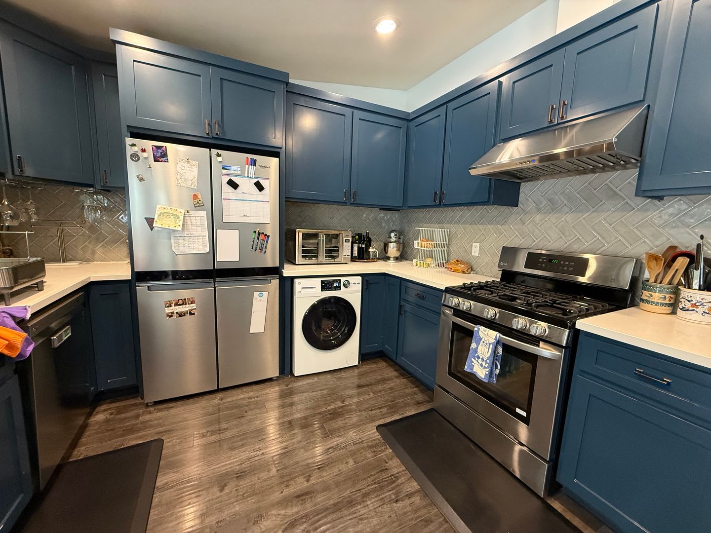 Now Leasing – 812 Merwin – photo 1
