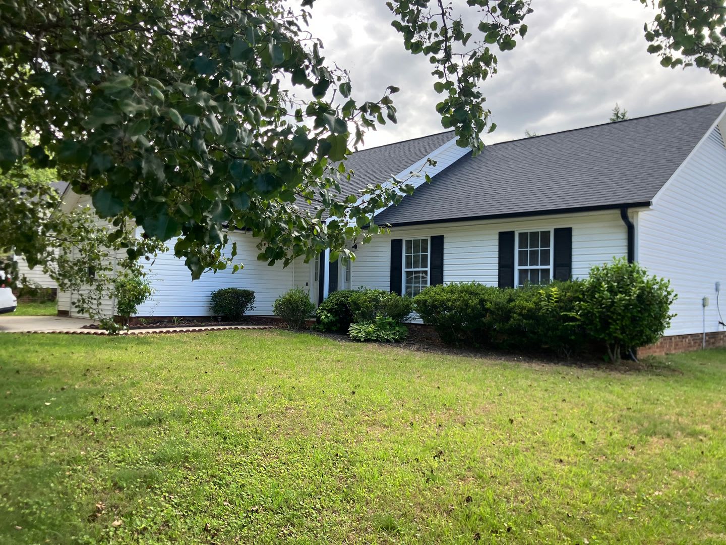 Renovated 3 bedroom – photo 1