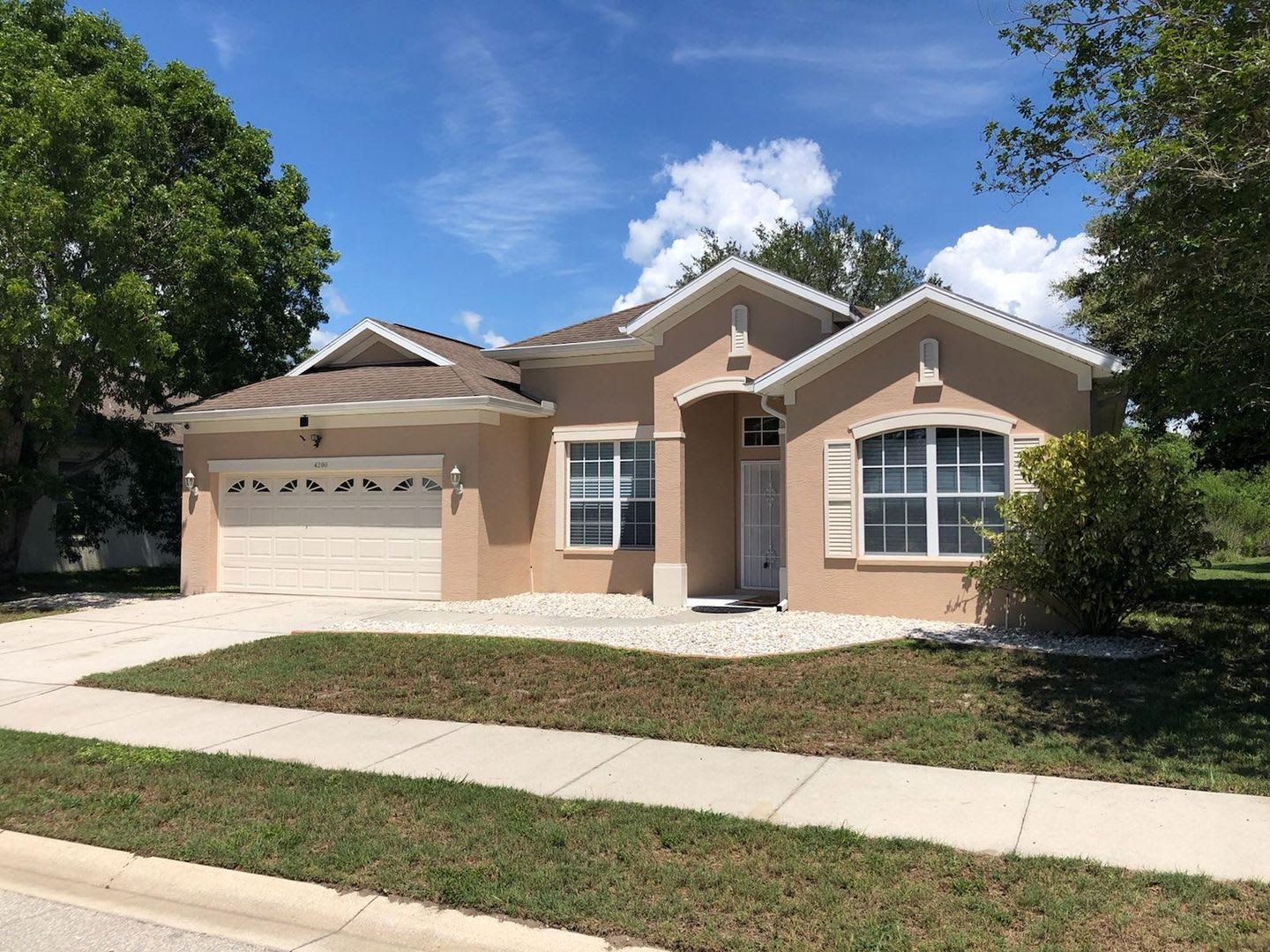 Venice Stunning 2-Bed, 2-Bath Home plus Den – photo 2
