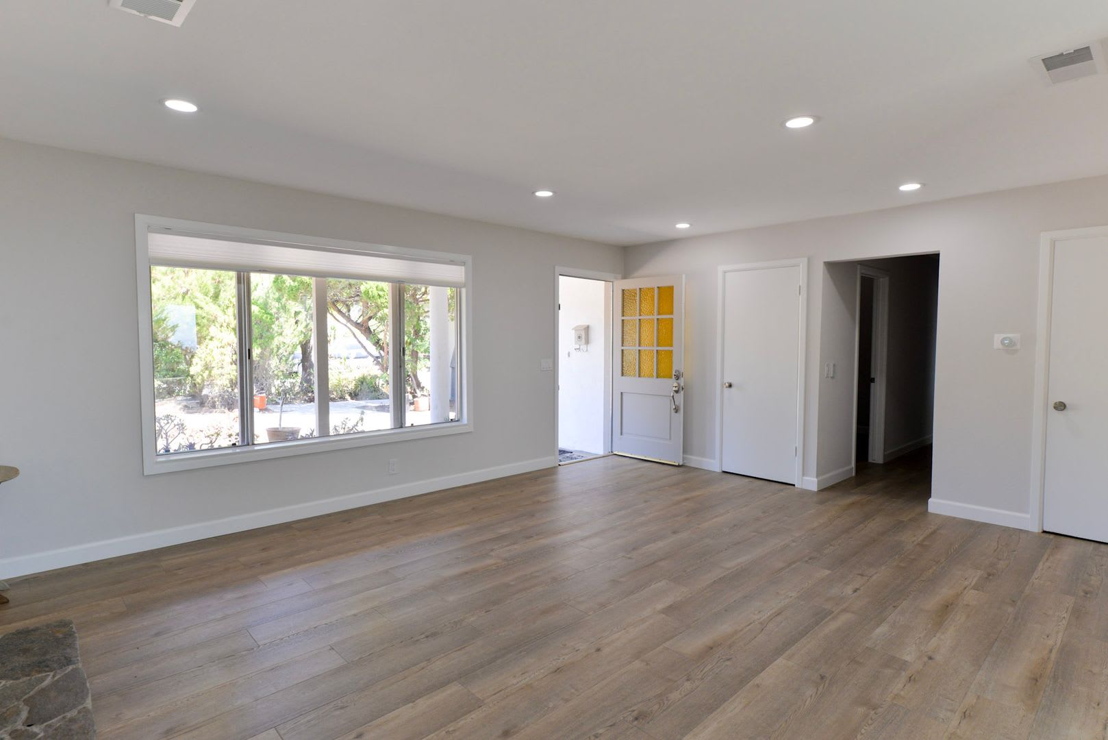 Coastal Elegance from Remodeled 3 Bedroom home with amazing Ocean Views on Cul-de-sac street! – photo 5