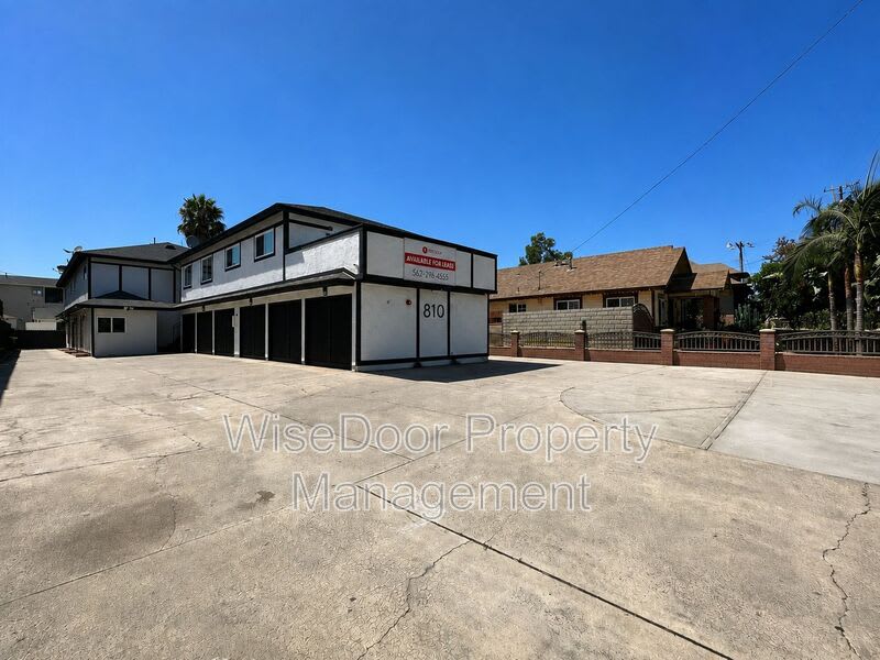 810 S Flower St. – photo 2