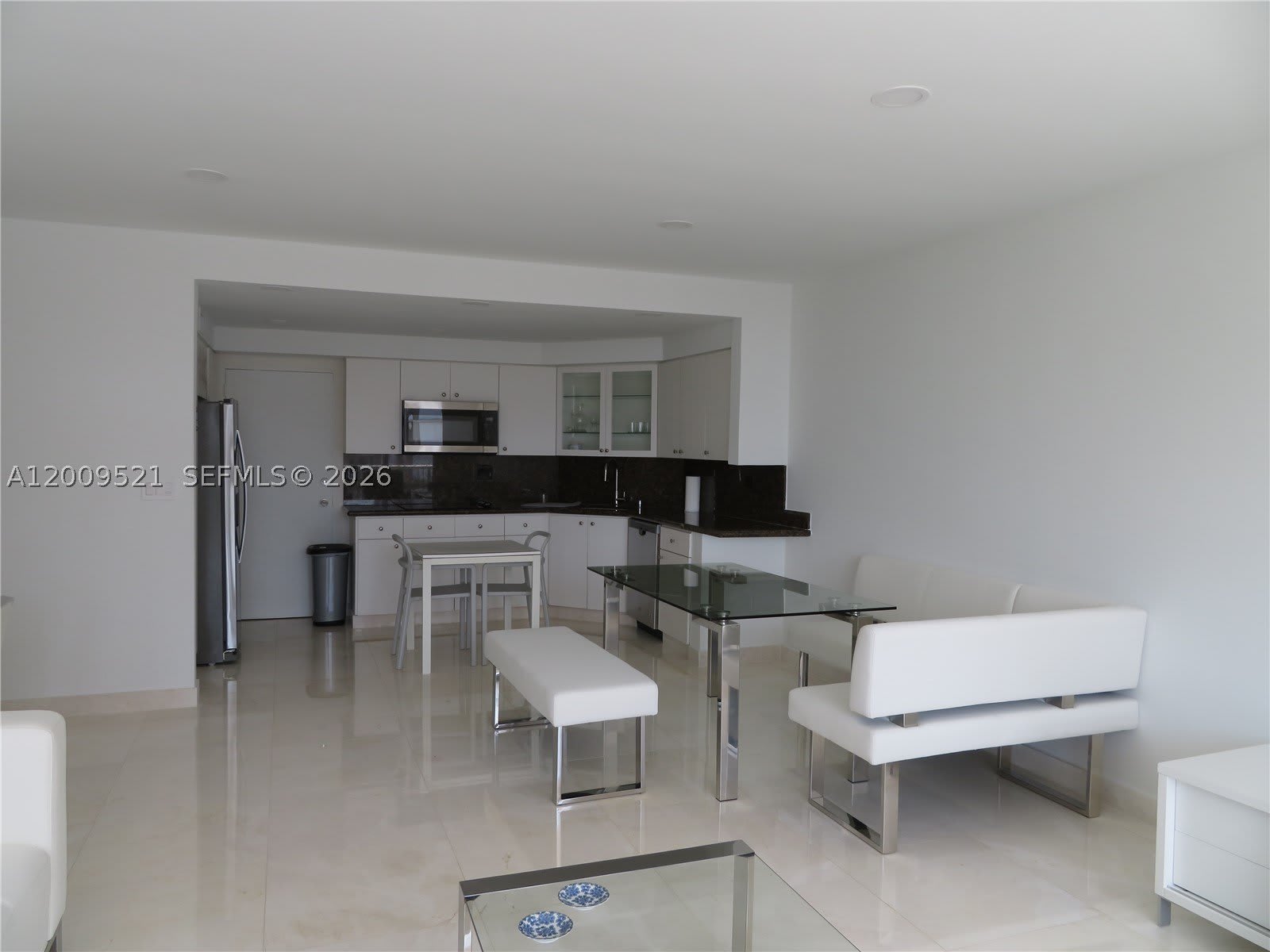 1408 Brickell Bay Dr – photo 2