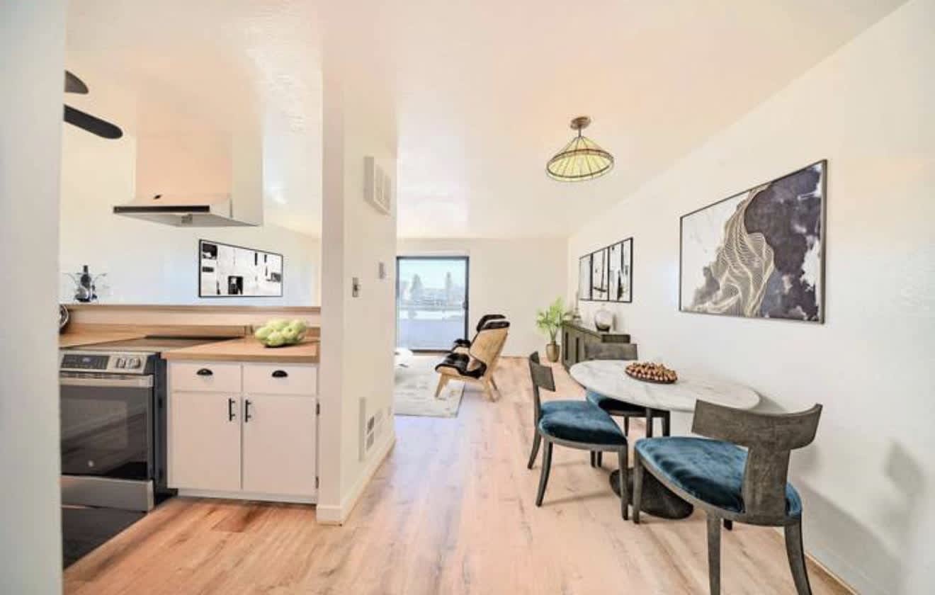 1 Embarcadero W Apt 160 – photo 2