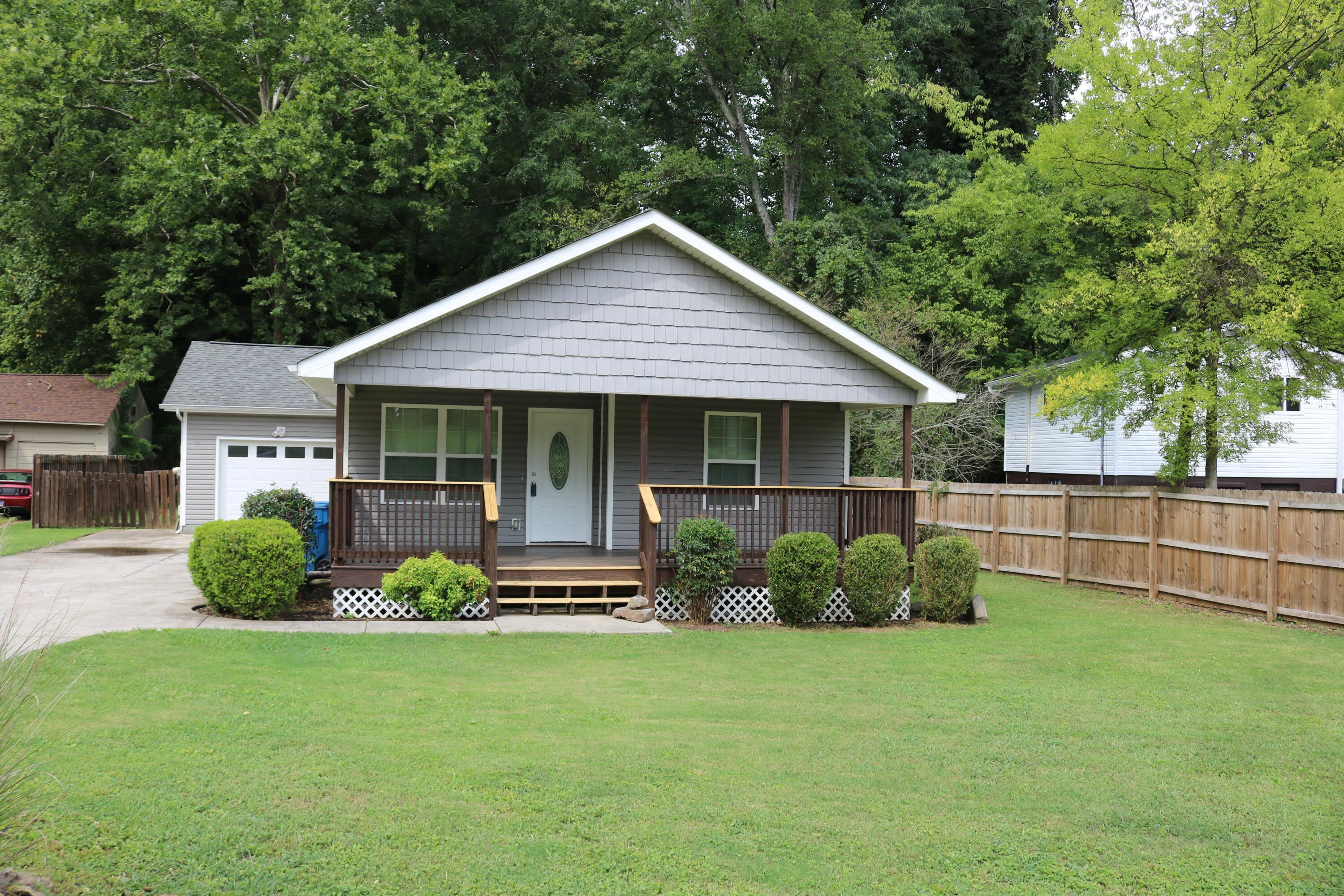 211 Martin Road – photo 1