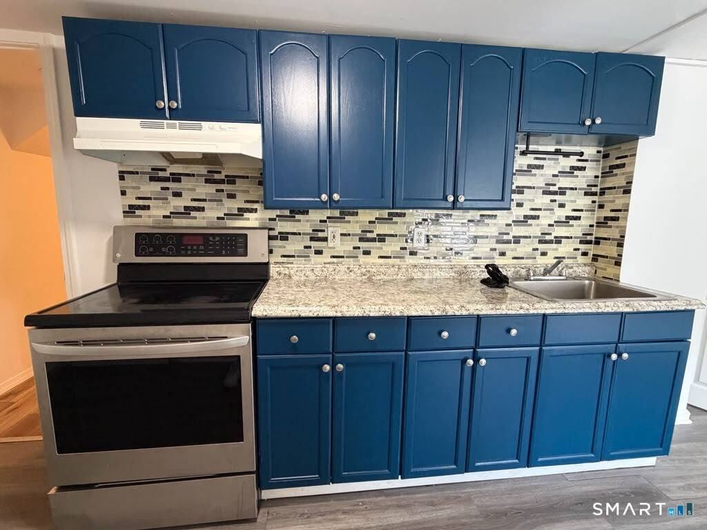 9 Forest Avenue – photo 2