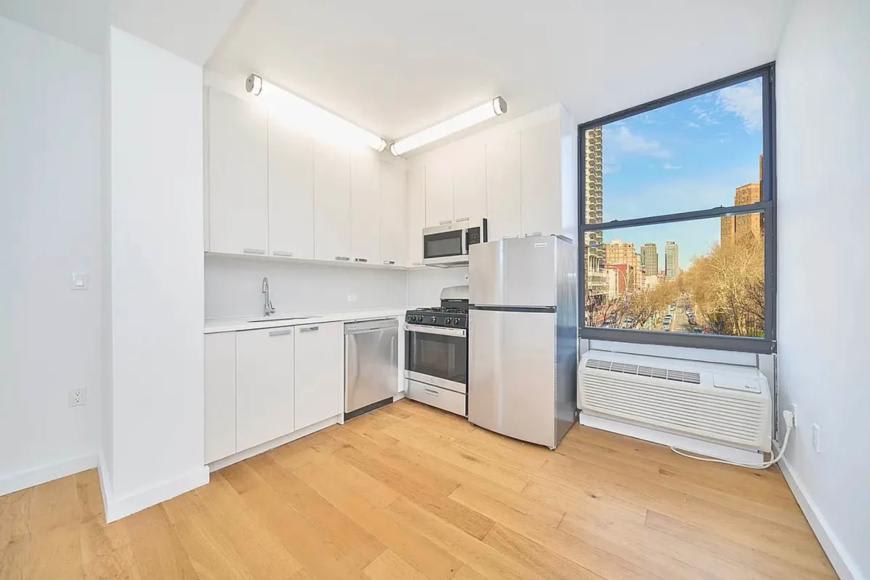 2338 Second Avenue – photo 2