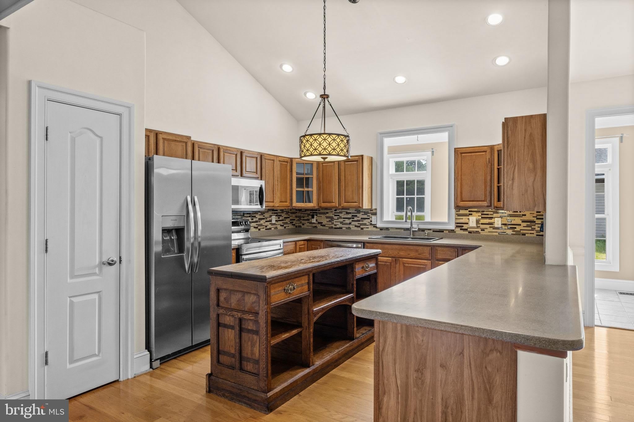 9725 BROCK Road – photo 5