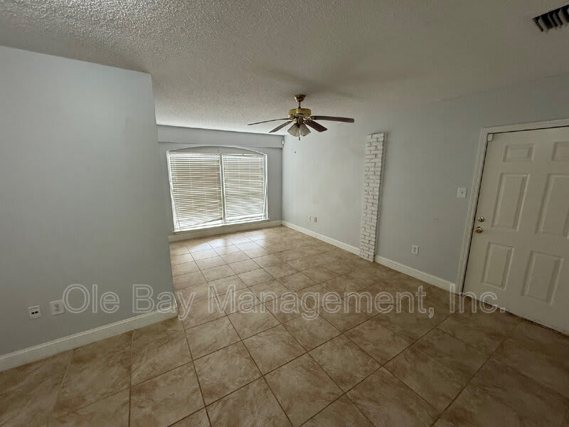 6201 Three Notch Rd – photo 2