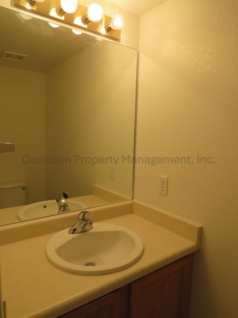 Great 3 Bedroom Condo In The Briargate Area – photo 4