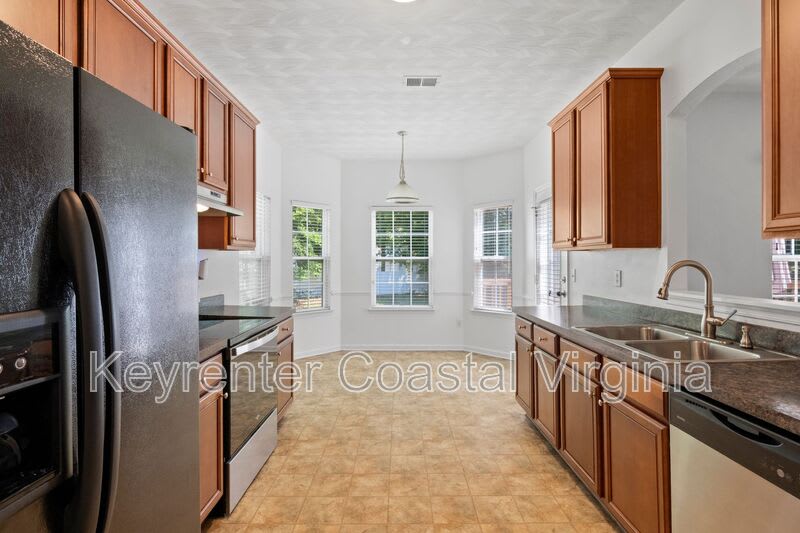 16221 Farah Ct – photo 3