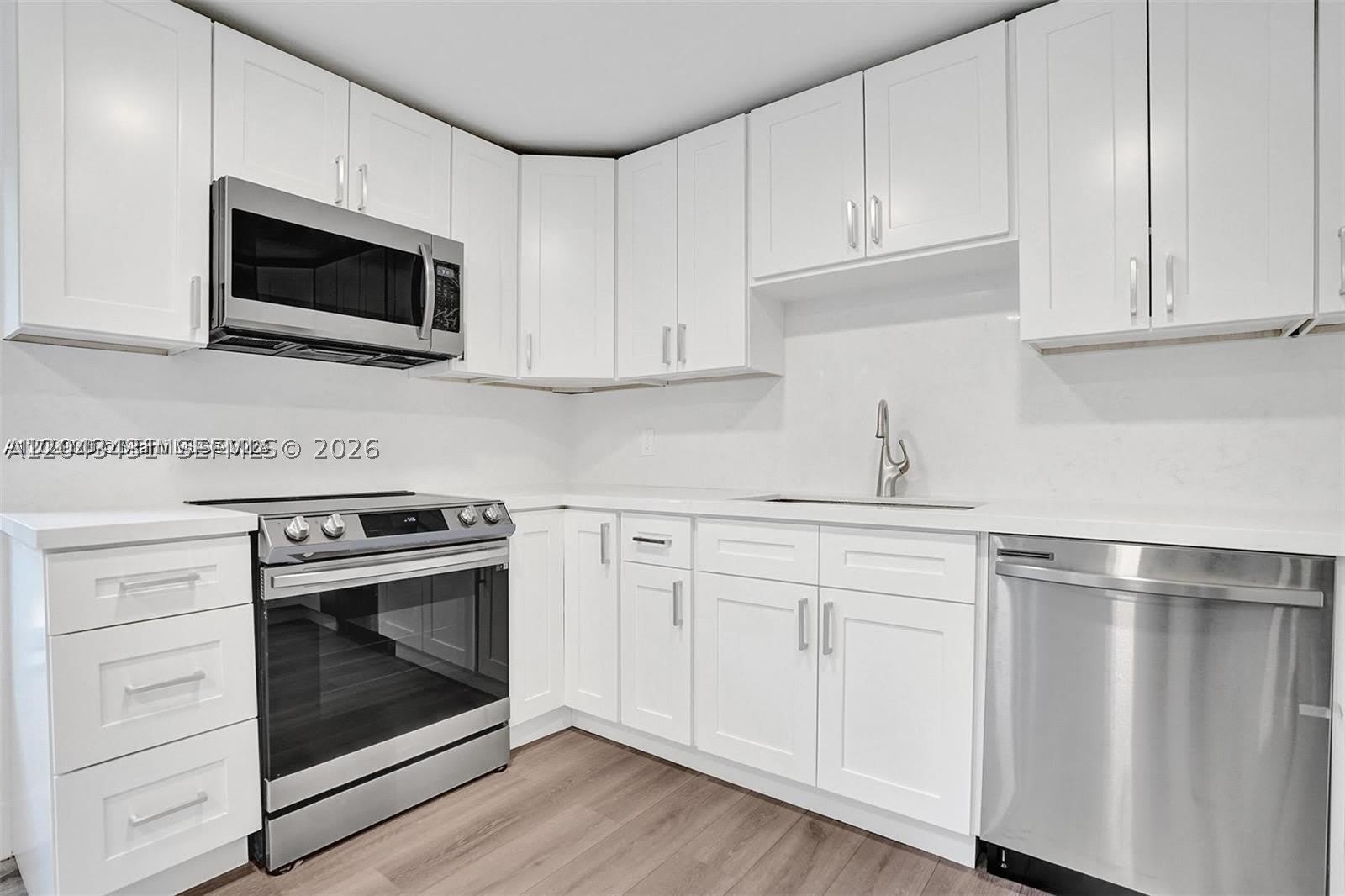 630 NE 52nd Ter – photo 4