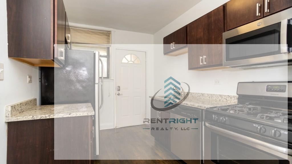 3251 North Damen Avenue – photo 2