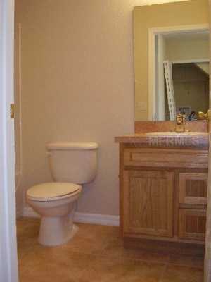 Cozy 3 Bedroom 2 Bath (2 Story) Townhome – photo 2