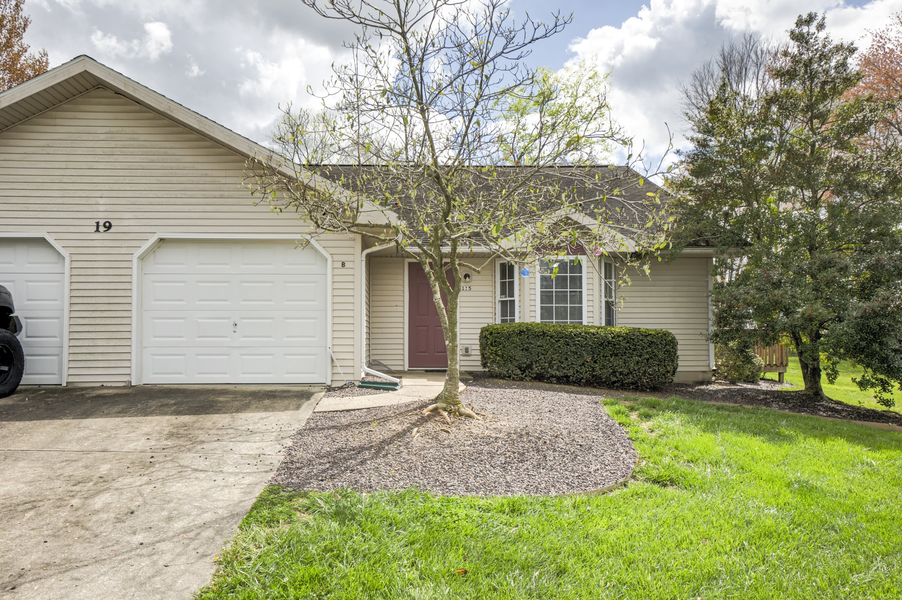 115 White Pine Drive – photo 2