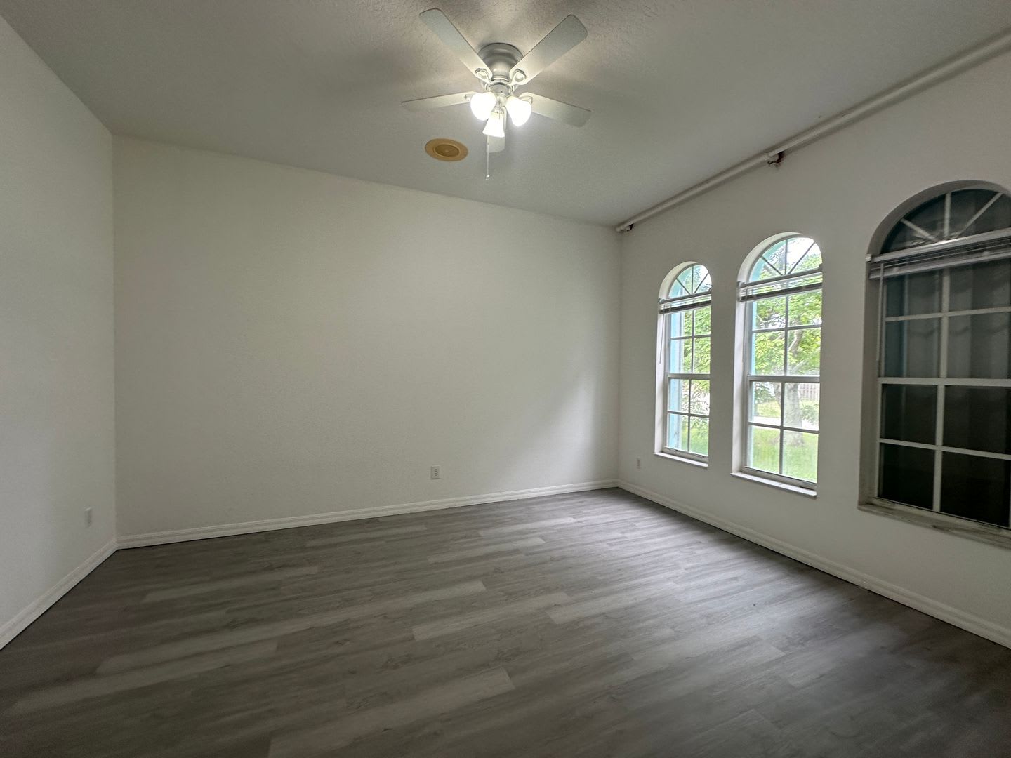 Modern 4-Bedroom Home Minutes from I-95 – Available September 15th 2026 – photo 2