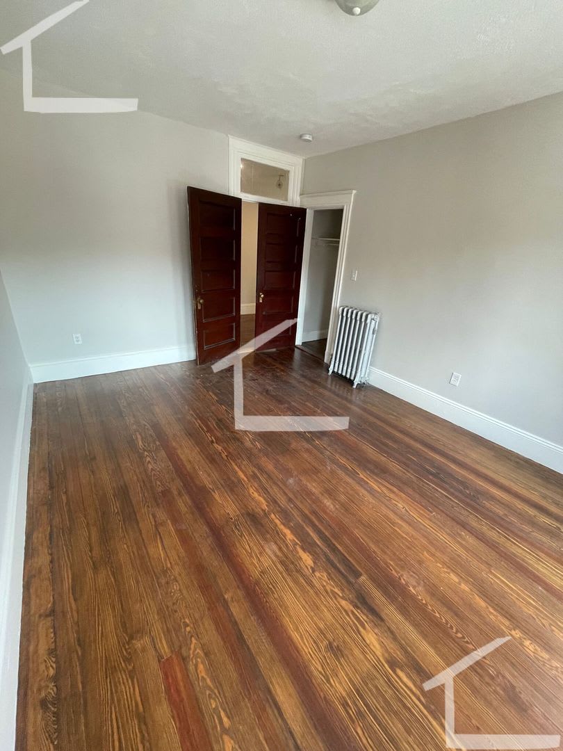 HUge 3 bed in Brookline – photo 4