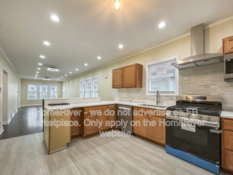 10046 S Perry Ave – photo 1