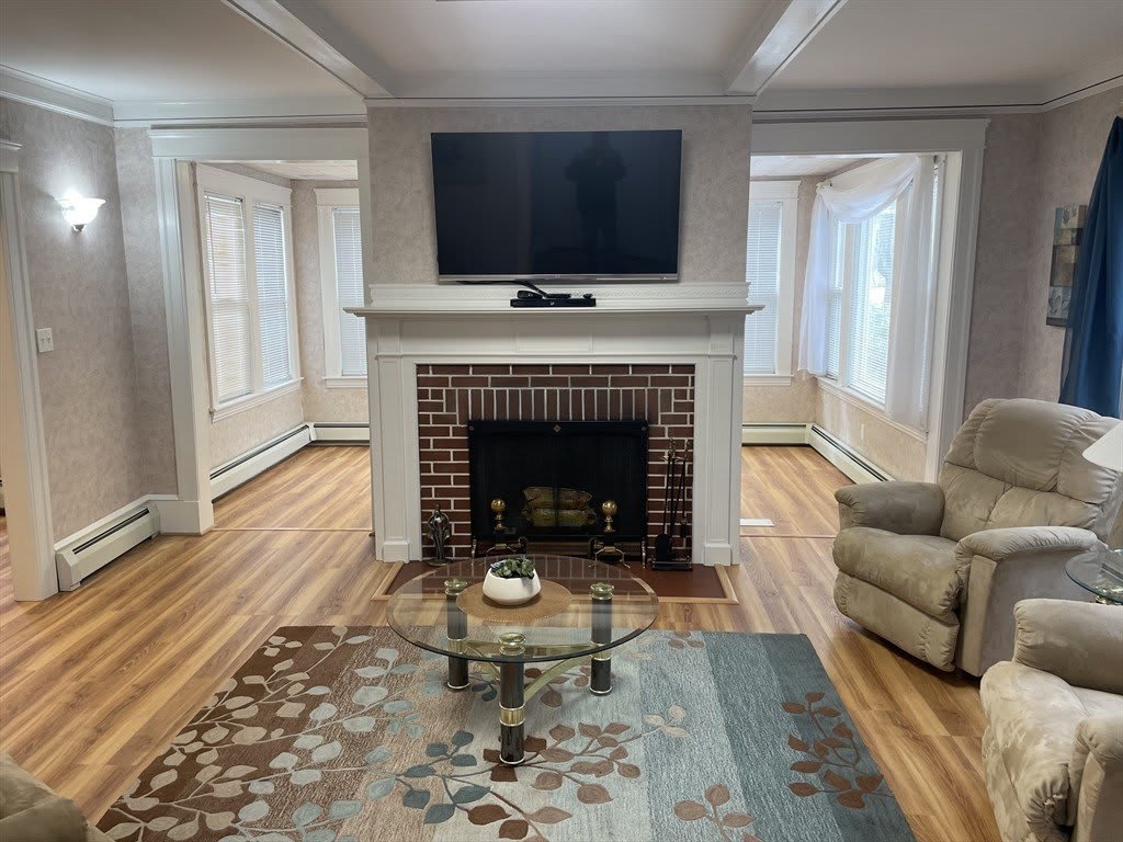 136 Russell Street – photo 2