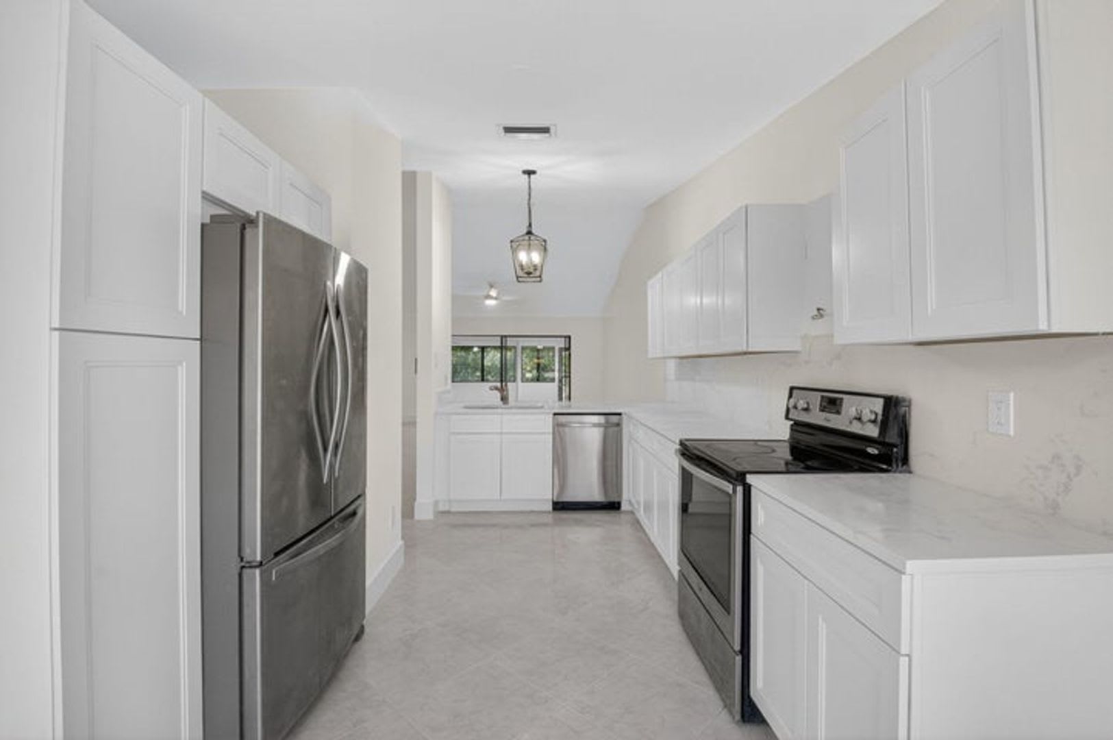 29 Fawlkland Circle Boynton Beach Fl 33426 – photo 2