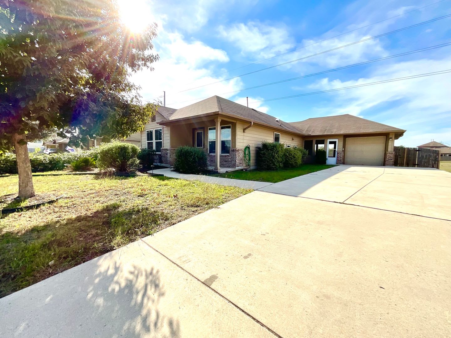Application Received Coming Soon Move In Special Charming 3 Bedroom Home In Prime New Braunfels Location – photo 3