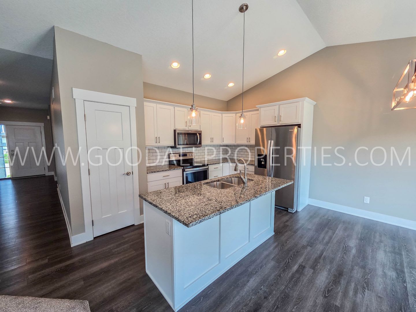 Spacious 4 Bedroom Clive Ranch With Finished Basement 3 Car Garage – photo 2