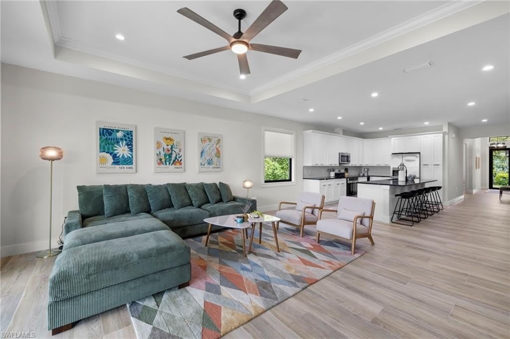 3032 Woodside Ave – photo 3