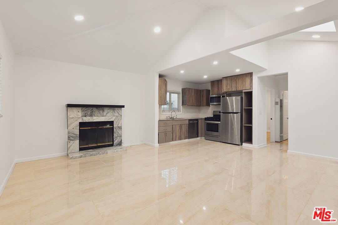 806 Navy St – photo 4