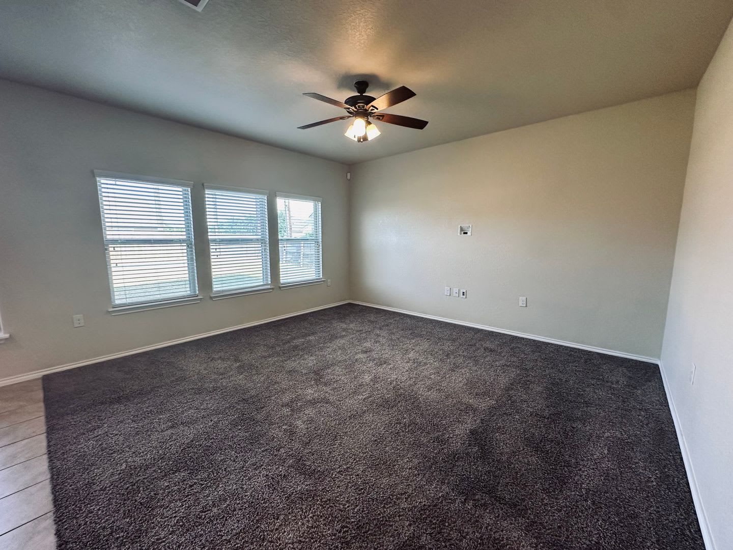 Open Design In Northeast Crossing On Large Corner Lot 3 Bedrooms Study 2 5 Baths Game Room 2 Car Garage – photo 5