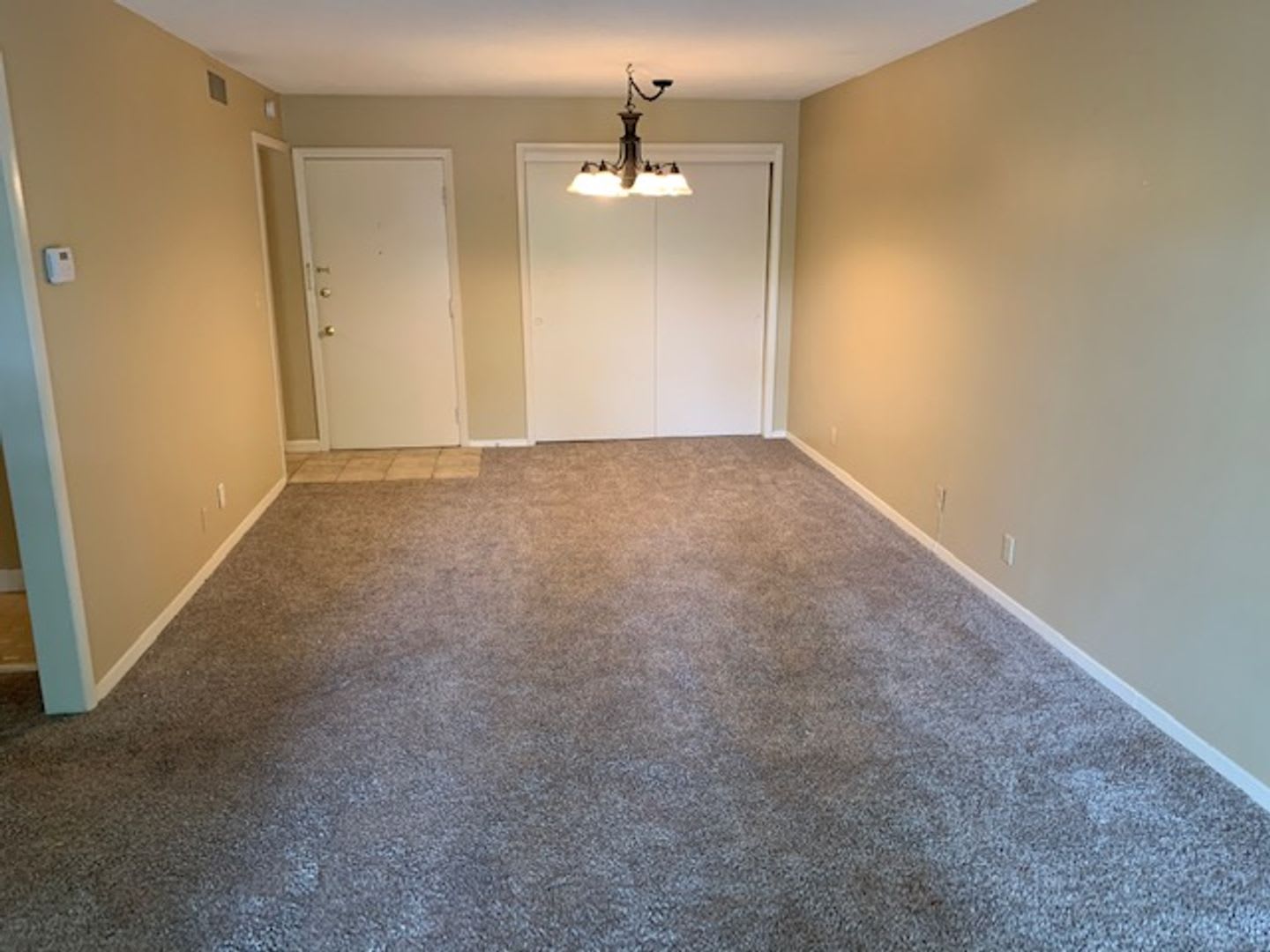 1BD/1BA Condo located in Germantown! – photo 2