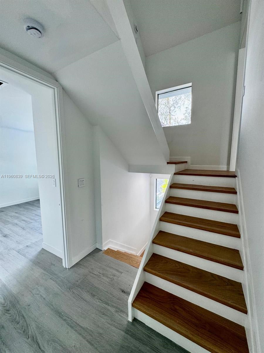 3204 Plaza Street – photo 4