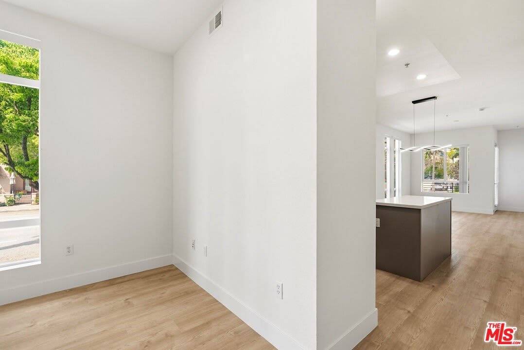 12920 Runway Rd – photo 2