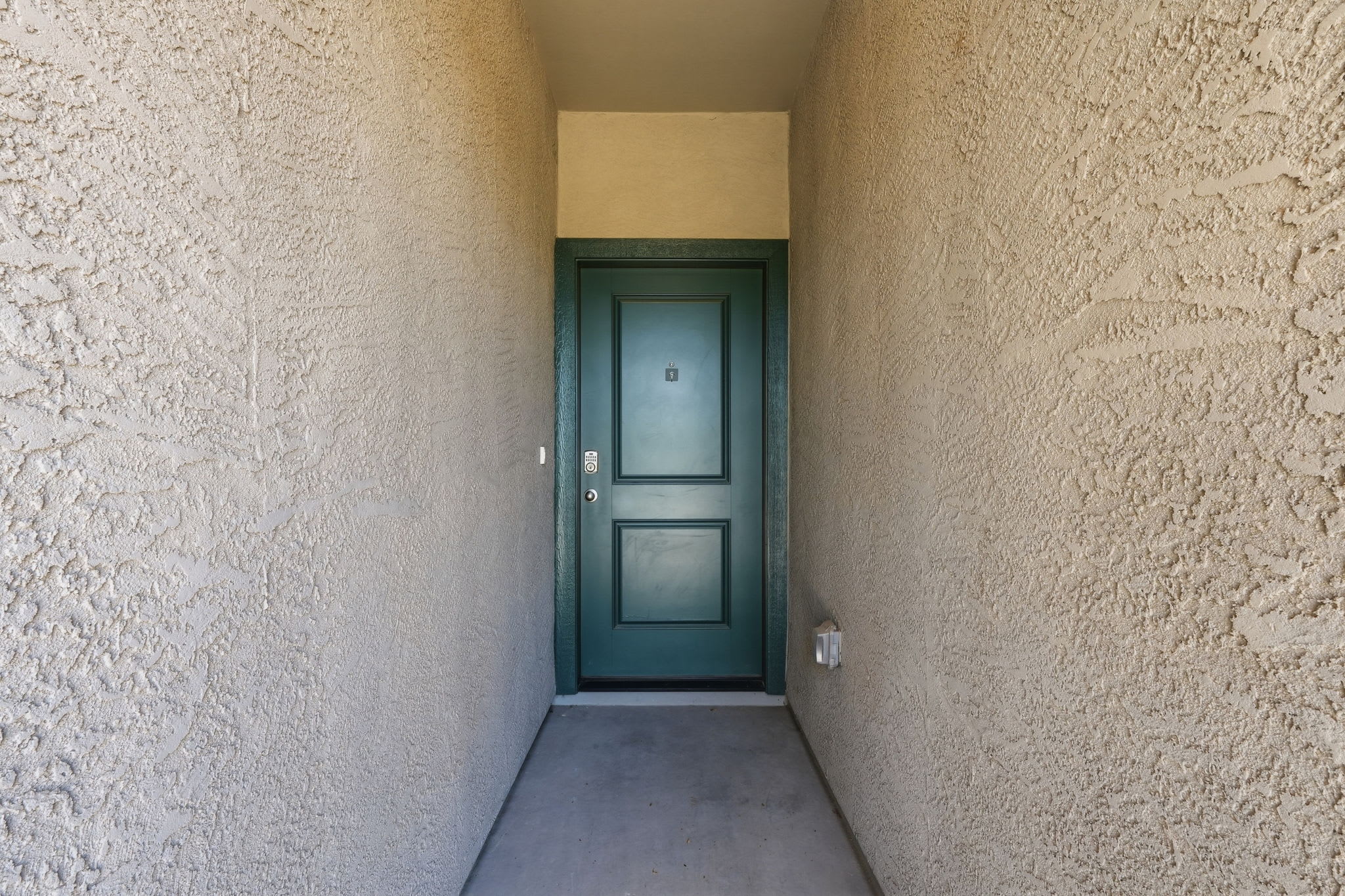 1575 East Fletcher Drive – photo 4