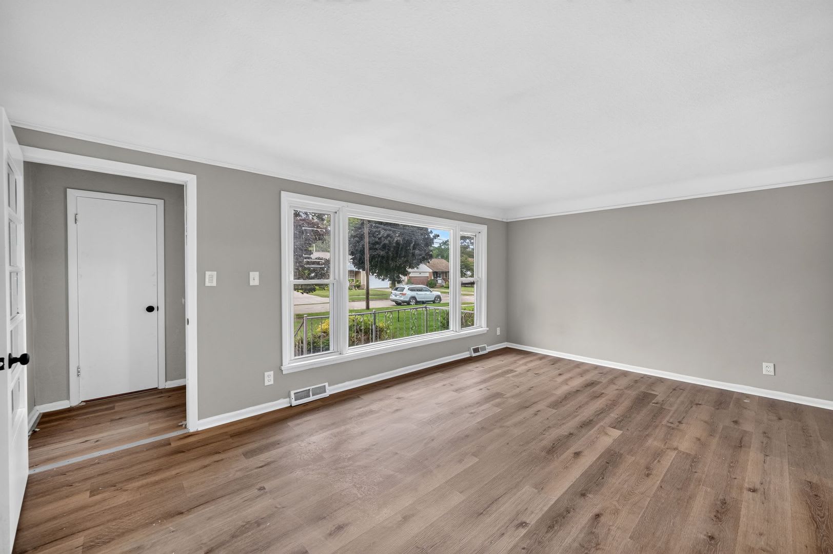1597 E 230 ST – photo 3