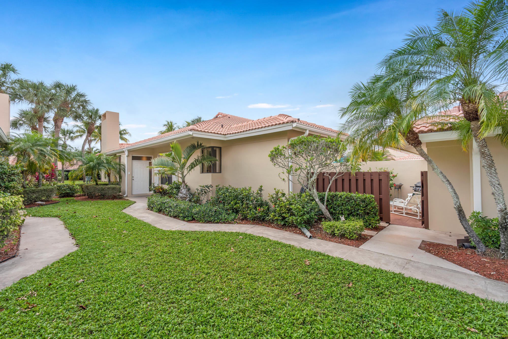 135 Old Meadow Way – photo 1