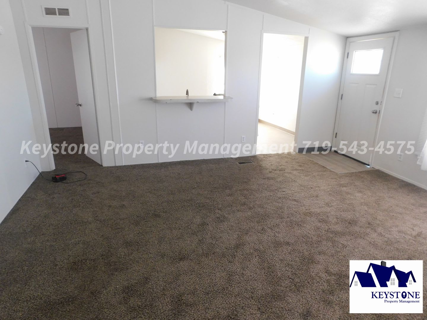 Spacious 3-Bedroom, 2-Bath Ranch-Style Home $1400/$1400 – photo 2