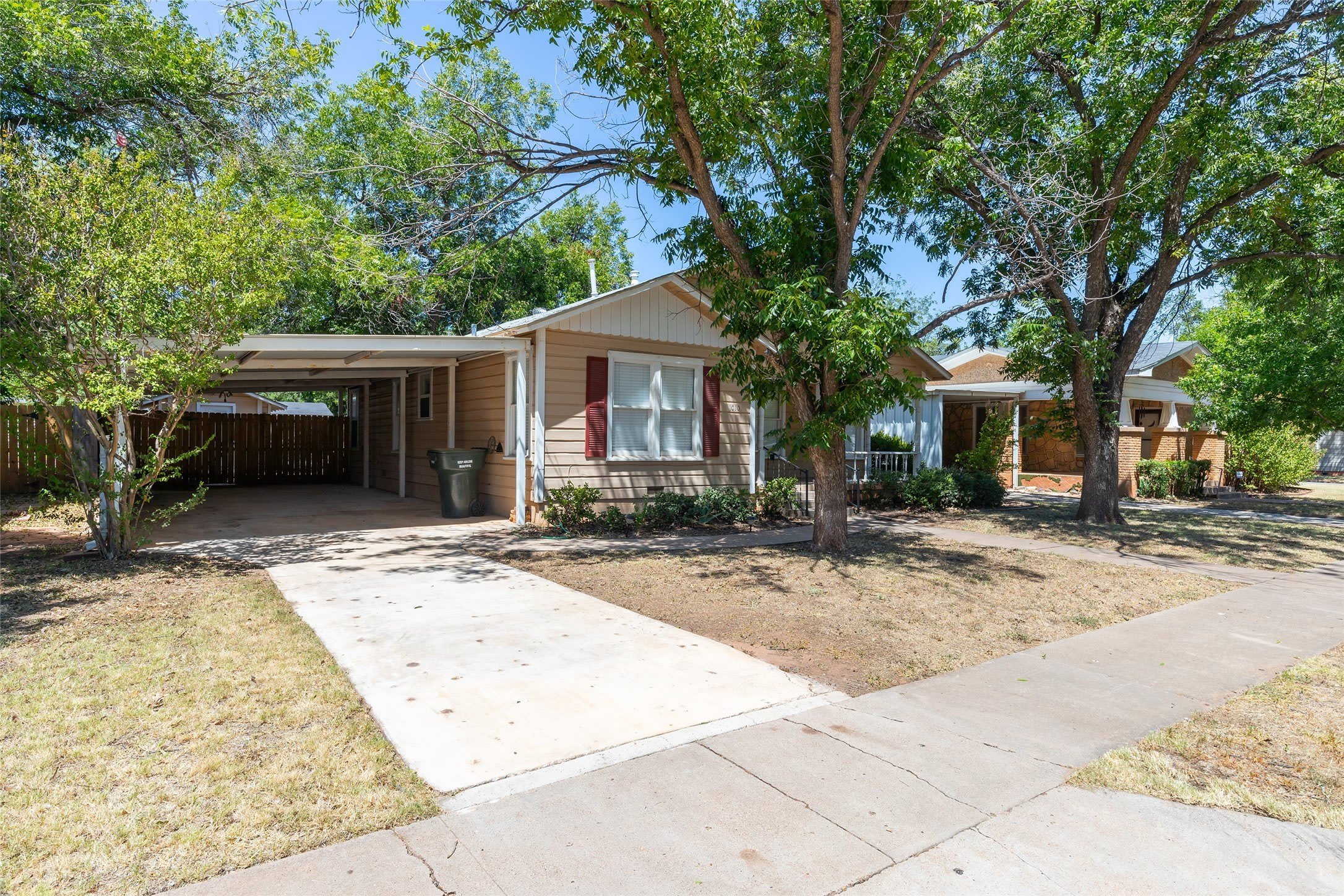 1010 Albany Street – photo 2