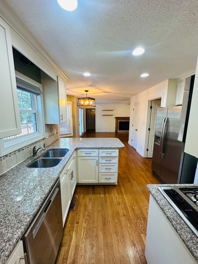 4919 Sarah Hall Ln – photo 2