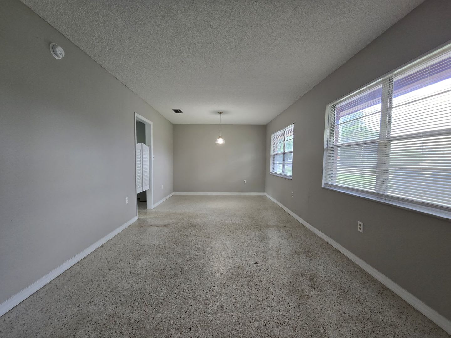 Spacious 3-Bedroom Florida Ranch-Style Home in Plant City – photo 3