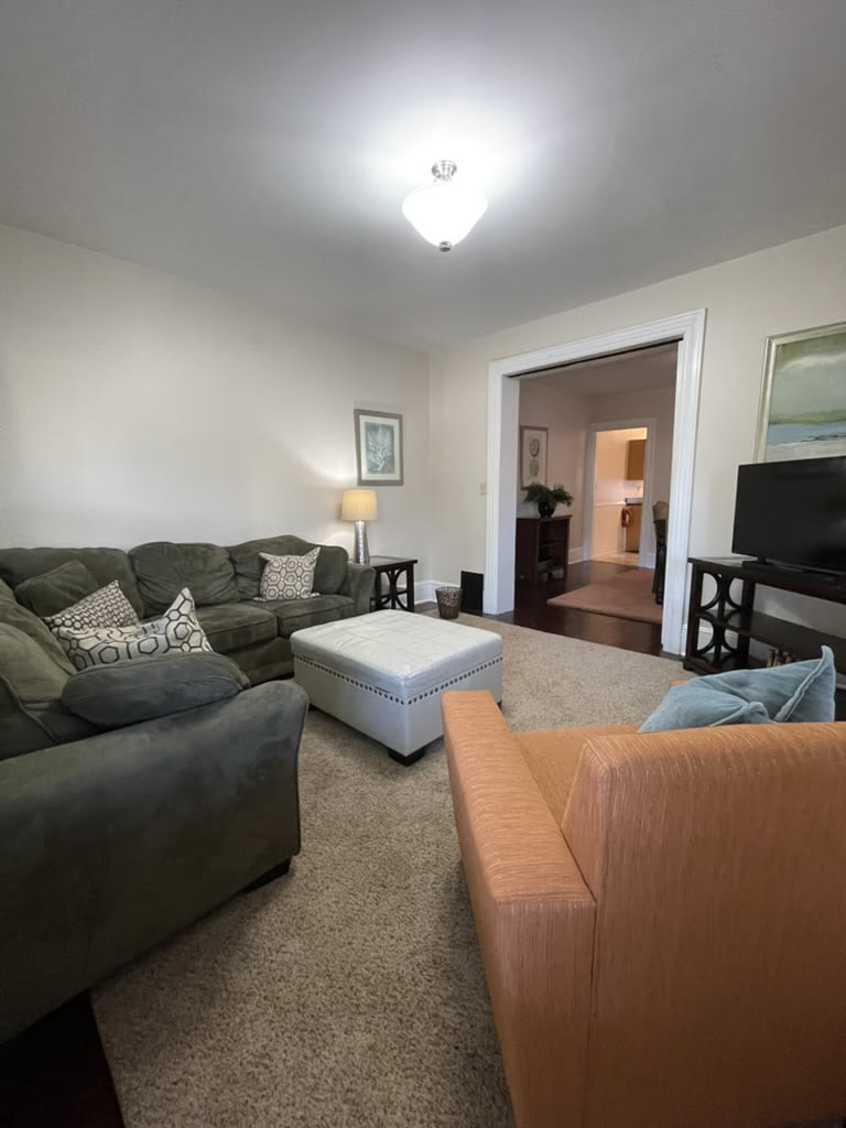 1144 Memorial Avenue – photo 1