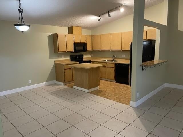 4405 Woodstock Drive – photo 3