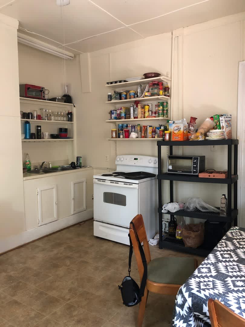 Spacious 4 Bdrm 2 Bath Home Located In Richmond S Fan District W Balcony Walking Distance To Vcu – photo 4