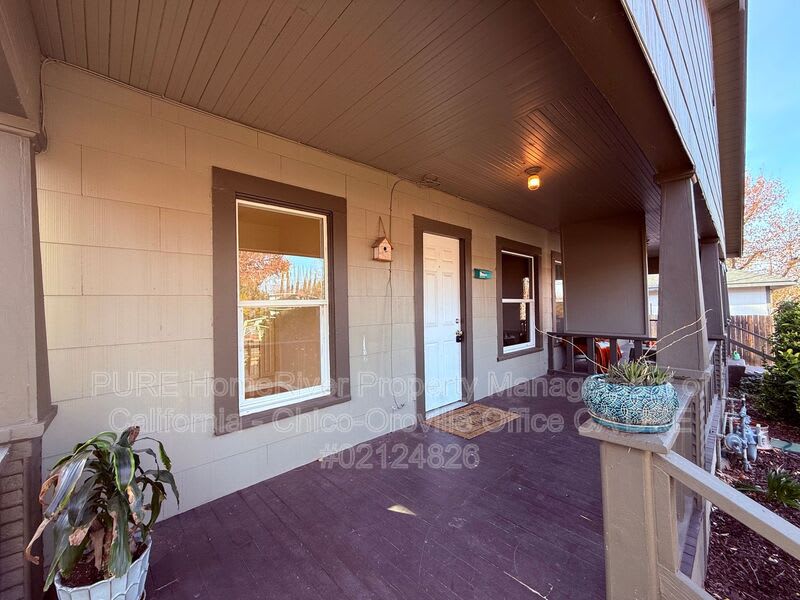 1532 Bridge St – photo 2